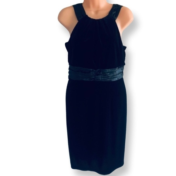 Black Velvet Cocktail Dress​​ - Picture 1 of 9